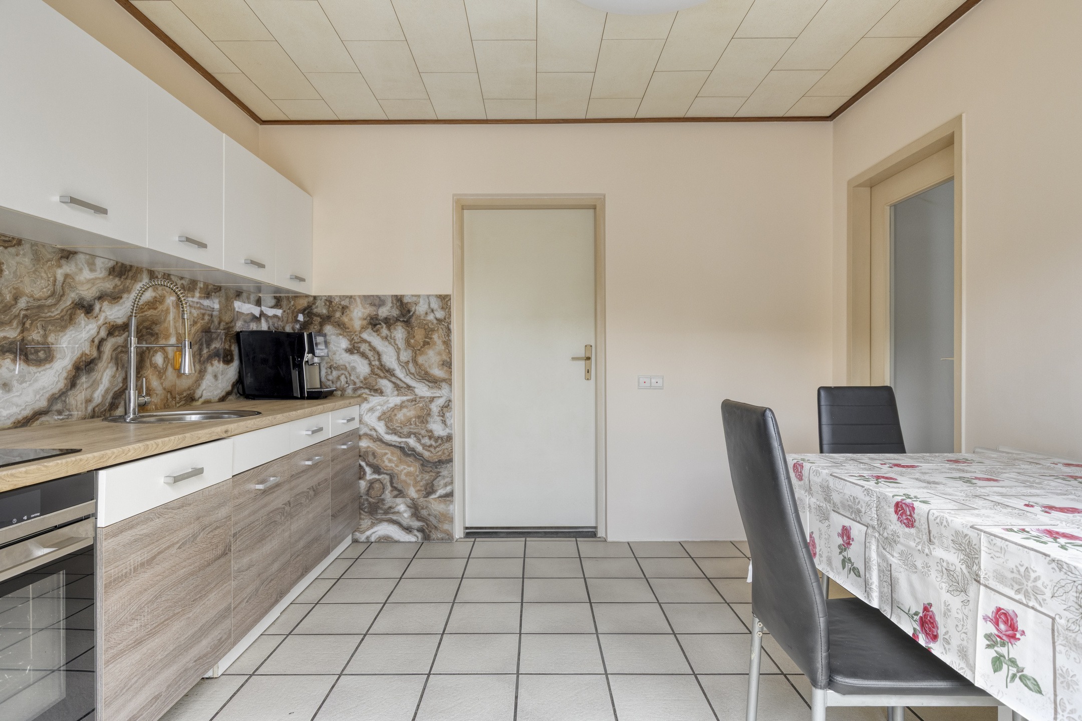 SintJorisstraat135823ARMaasheesNL-23